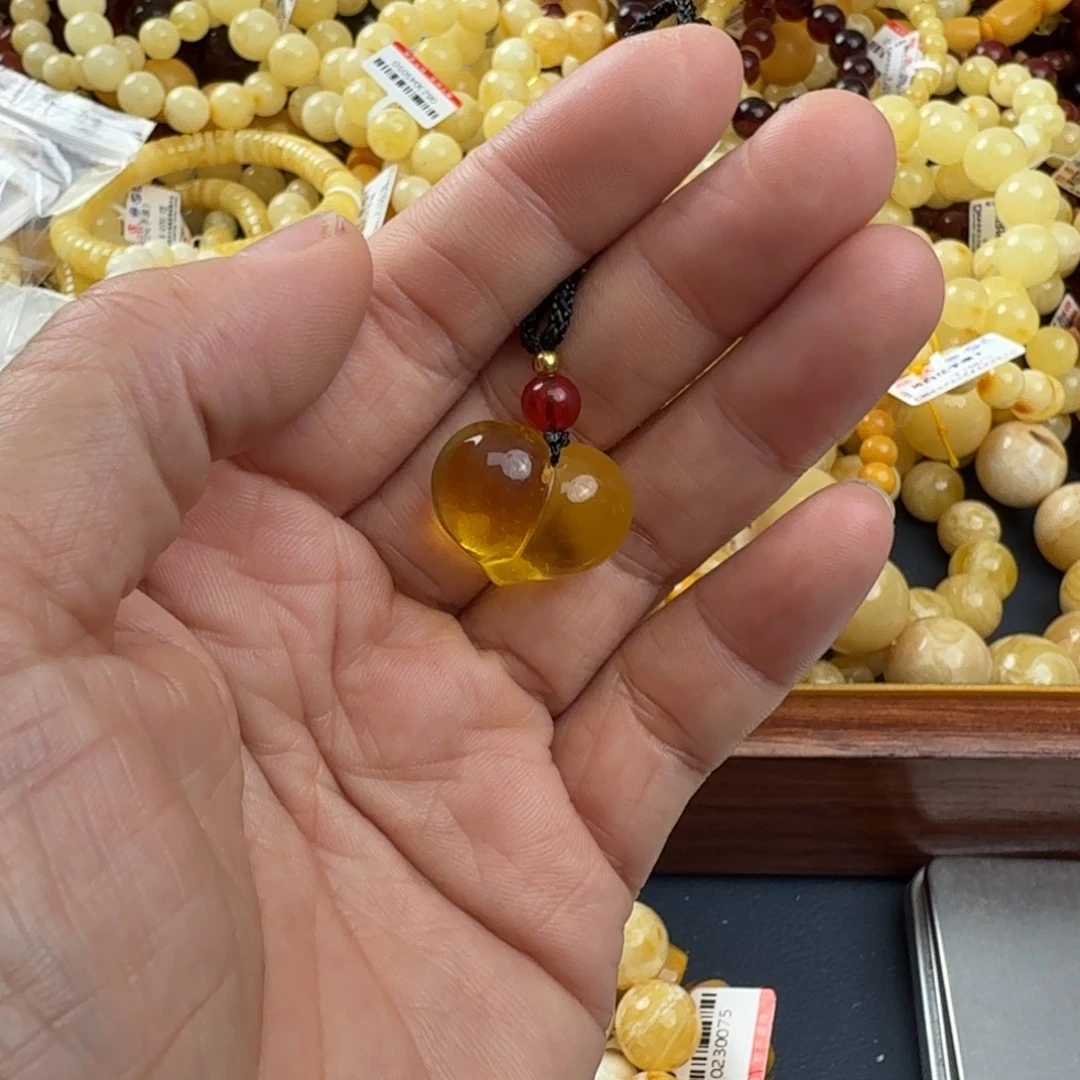 琥珀未镶嵌珠宝奇石