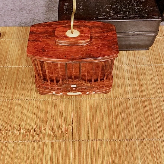 檀香紫檀（小叶紫檀）相*