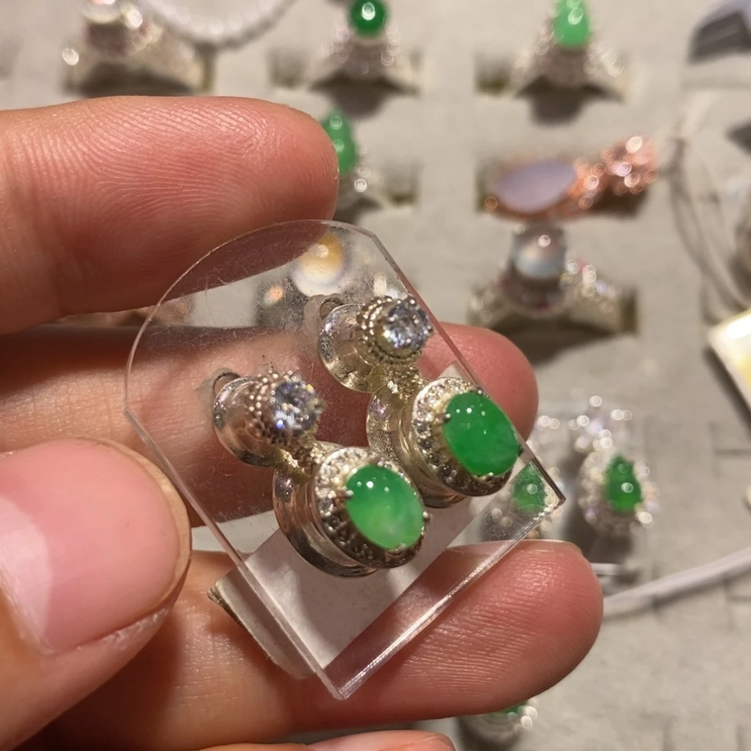 定制翡翠未镶嵌甜绿7mm