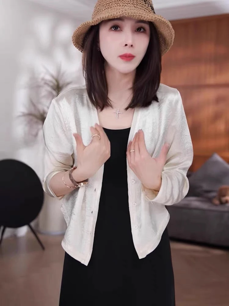 V领开衫醋酸垂感缎面小衫