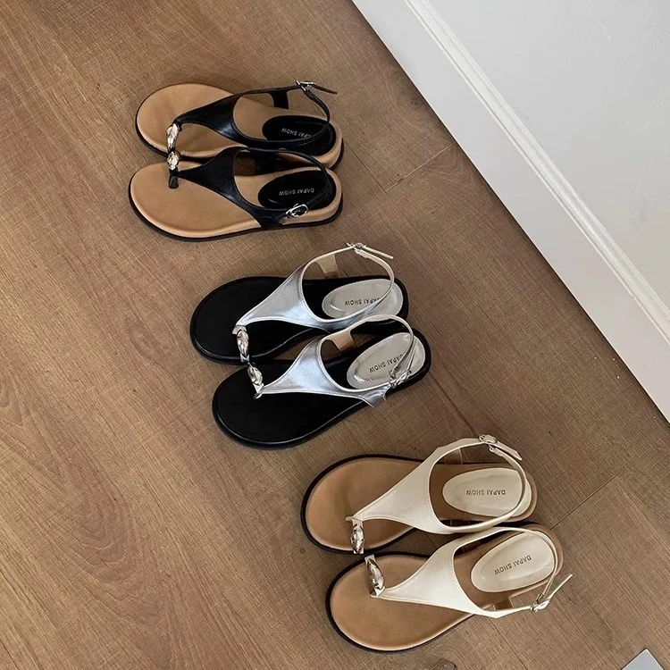 美猫汇度假设计气质厚底凉鞋女2025夏季新款坡跟金属扣套趾罗马鞋