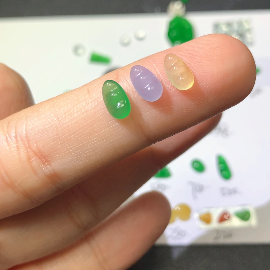 颈饰未镶嵌翡翠豆