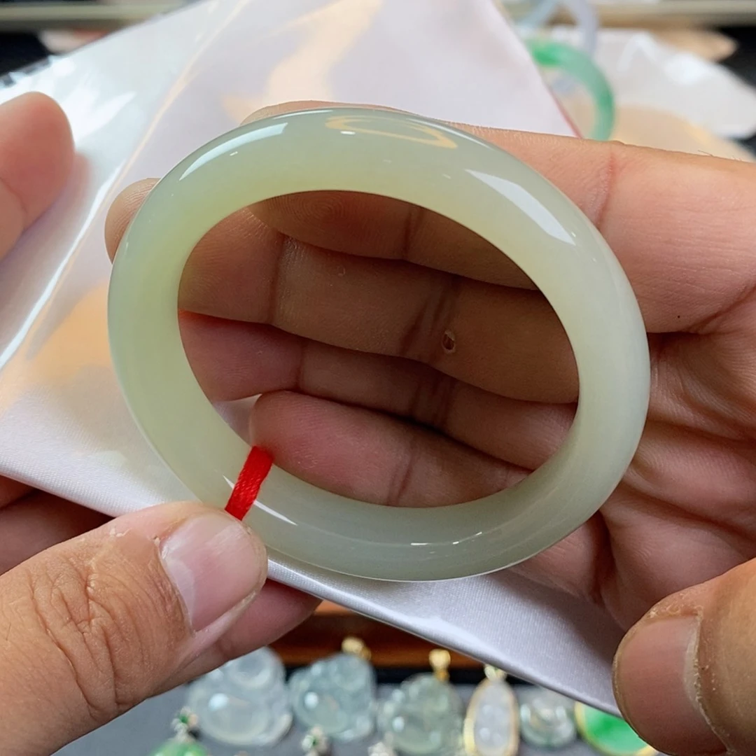 【闪购商品】未镶嵌手镯和田玉