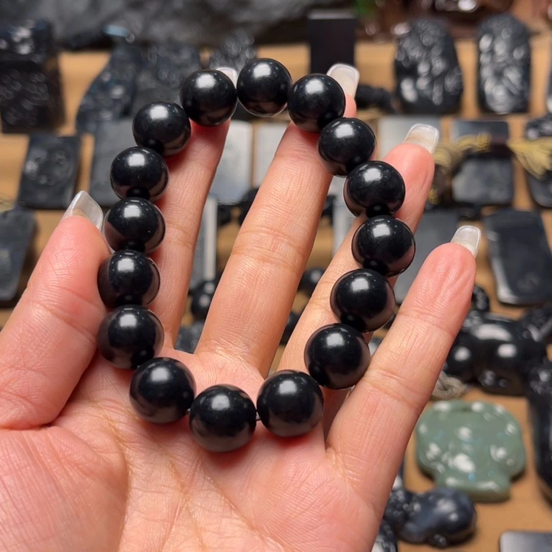 野***士和田玉（墨玉）未镶嵌手链