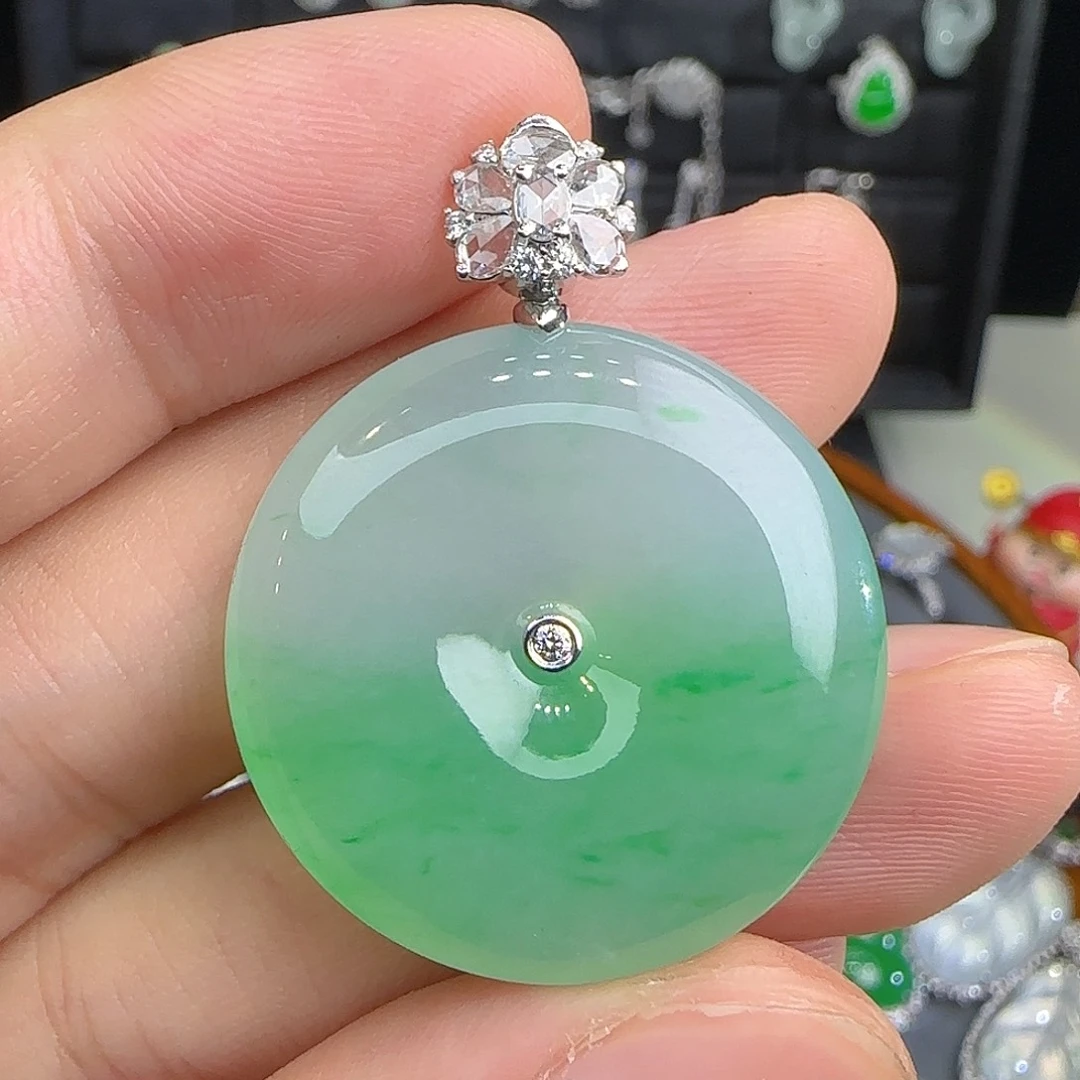 翡翠18K金镶嵌颈饰天然翡翠