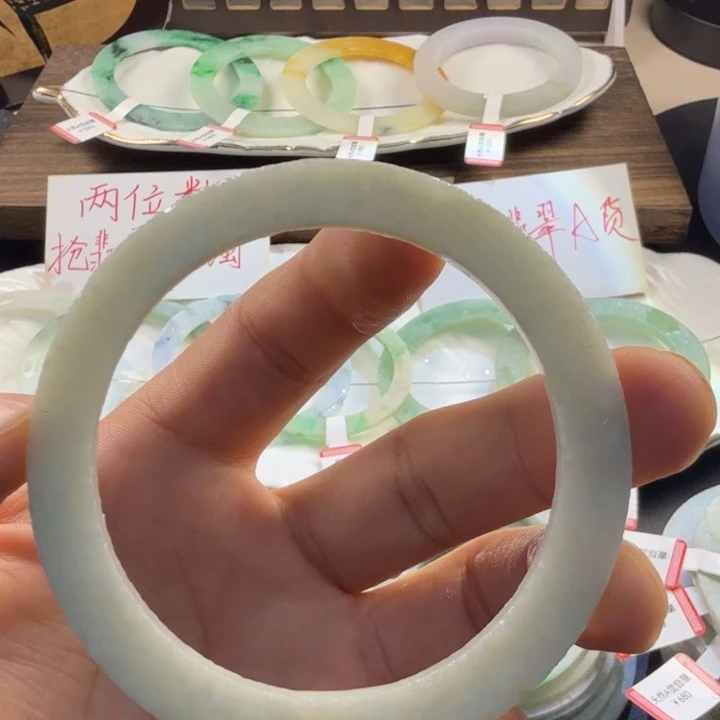 定制翡翠未镶嵌天然A货手镯定制