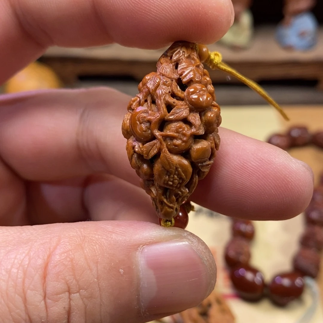 。****。潍坊核雕桃核雕刻福寿如意八宝图