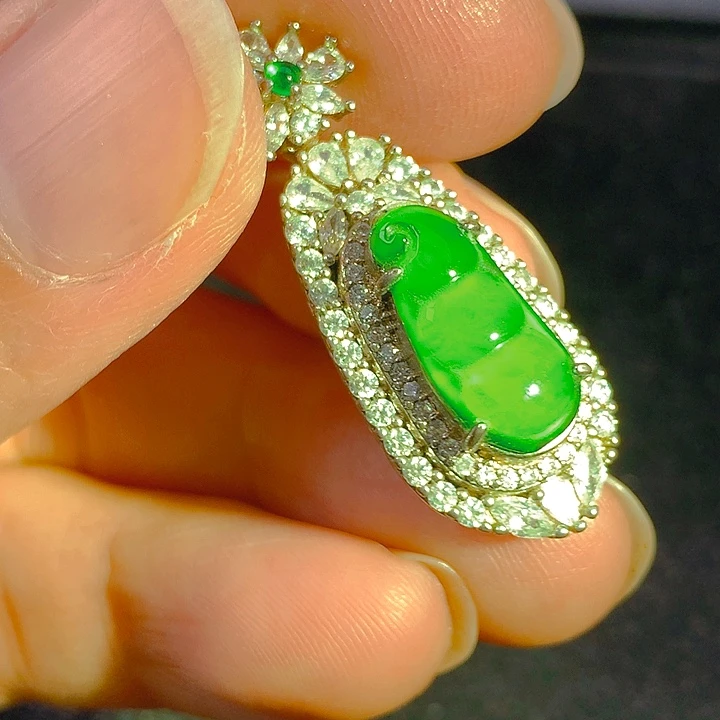 翡翠未镶嵌颈饰翡翠