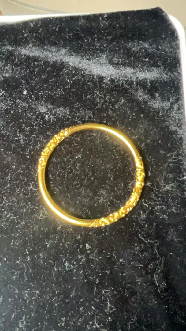 至臻金典真品卷草纹手镯a13