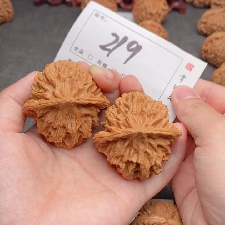 文玩核桃吊坠50帝王219