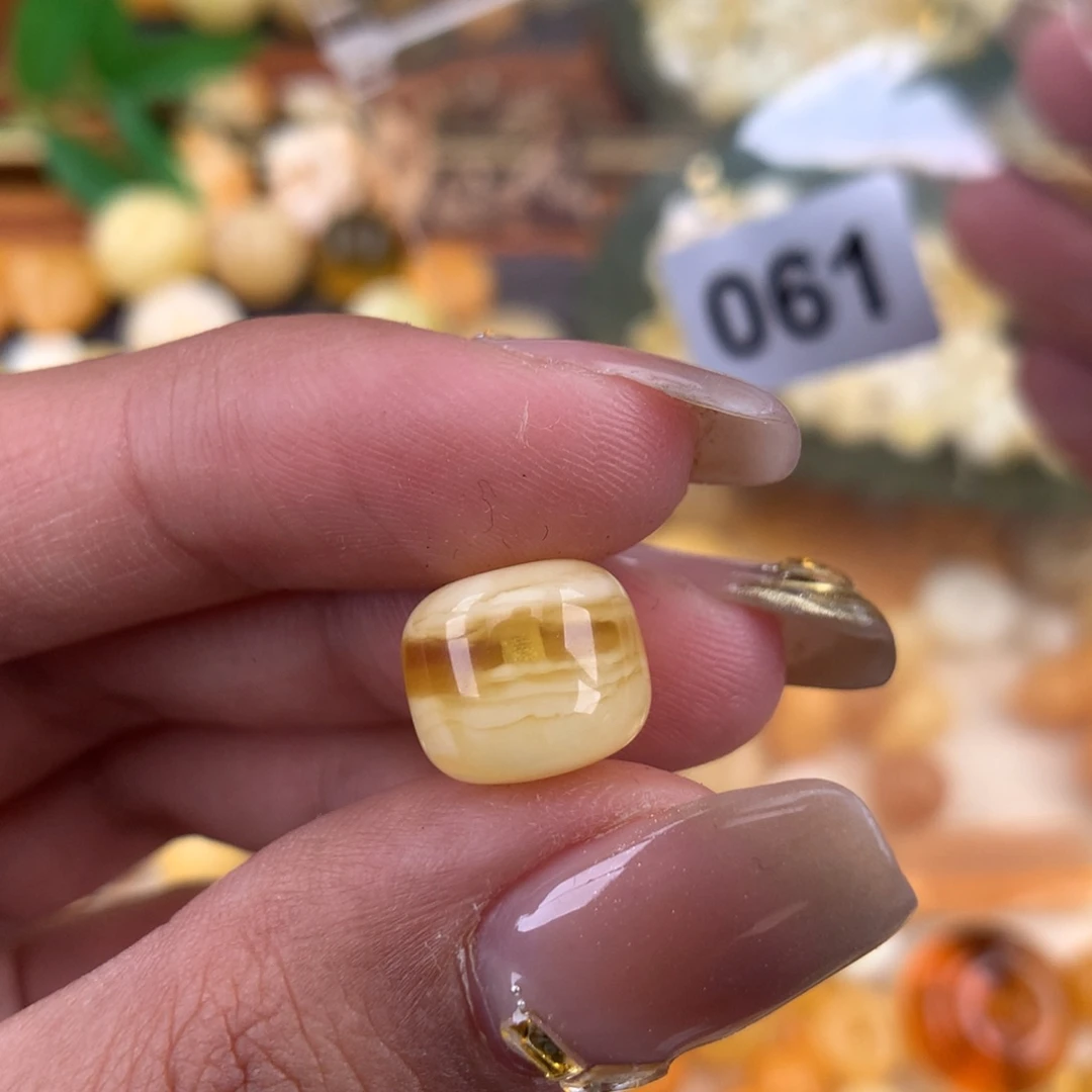 琥珀珠宝奇石未镶嵌11.1