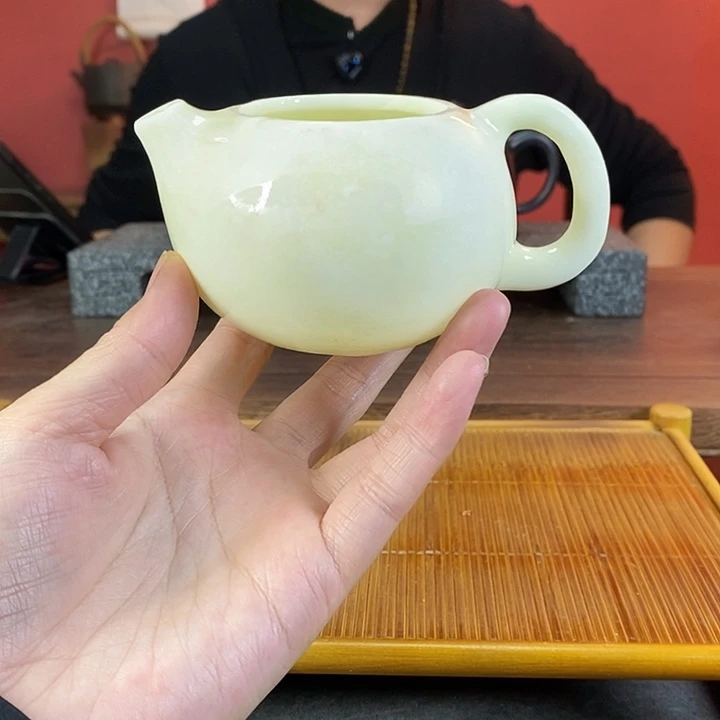 丹东白玉瑕疵西施壶身771