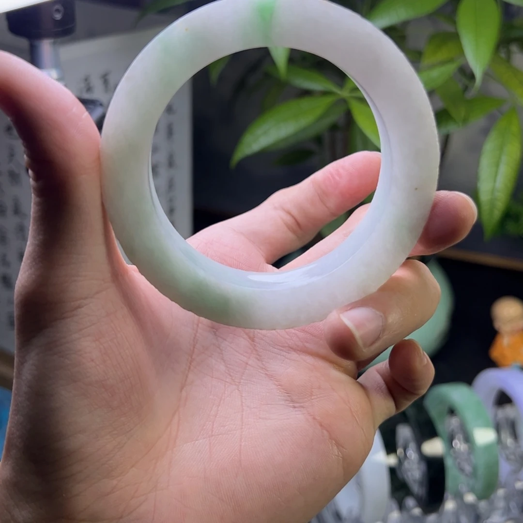 未镶嵌正圈/圆条定制翡翠飘阳绿