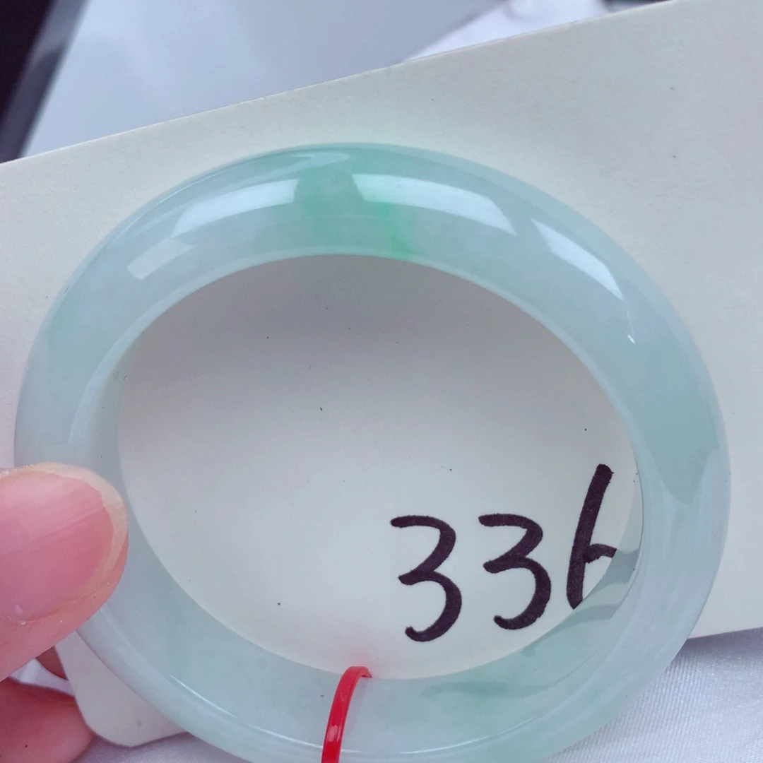 翡翠手镯未镶嵌翡翠