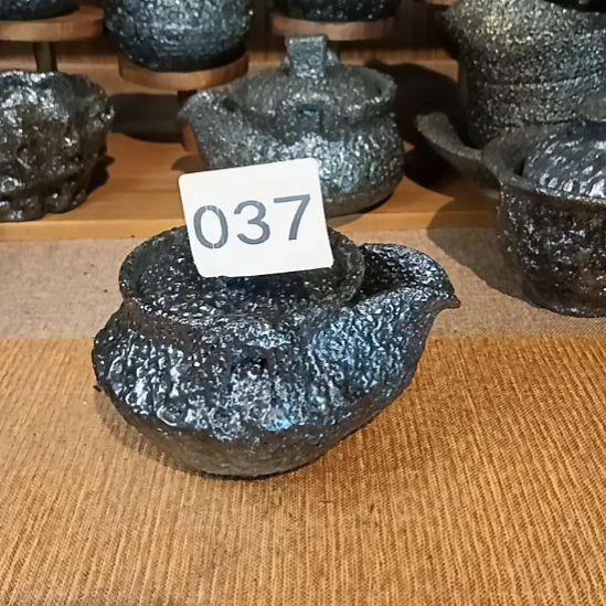 荥经黑砂茶具宝瓶