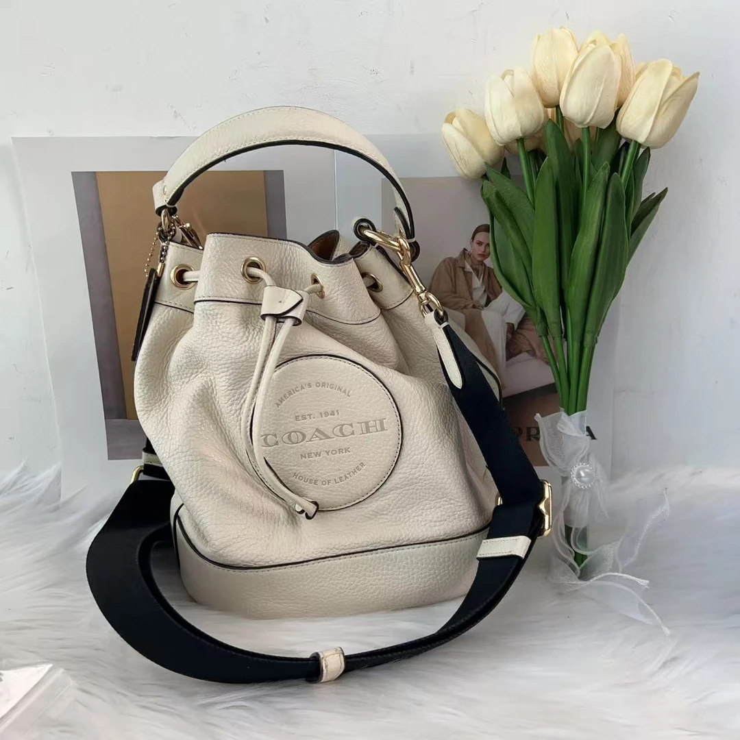 95新 COACH/蔻驰 蔻驰百搭款白色水桶