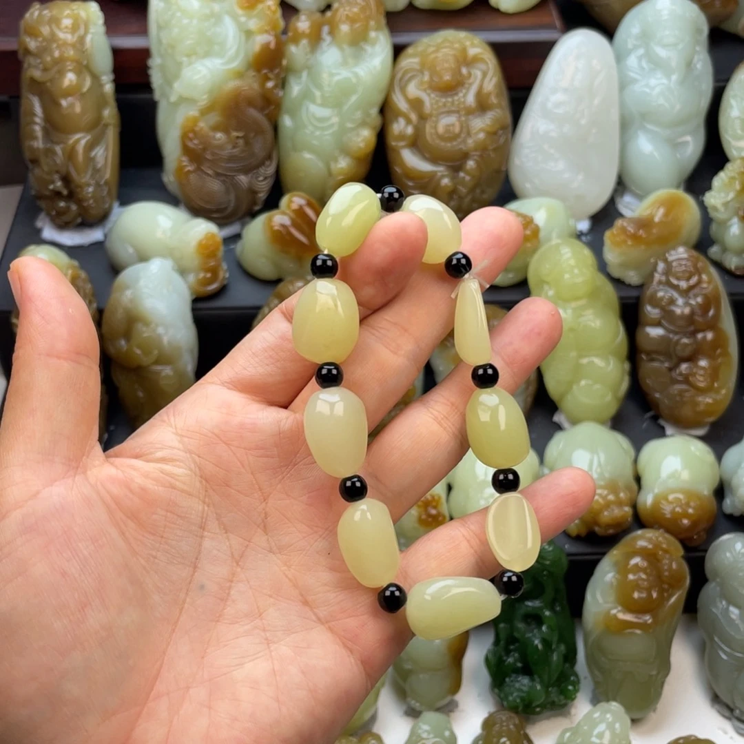 颈饰未镶嵌和田玉