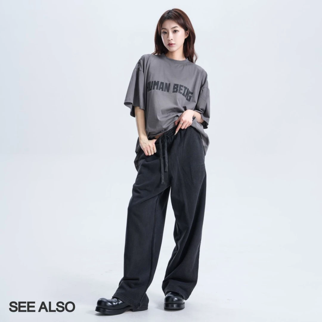 SEE ALSO『巴子系列』精密刺绣重磅水洗弯刀卫裤宽松直筒卫裤SA10