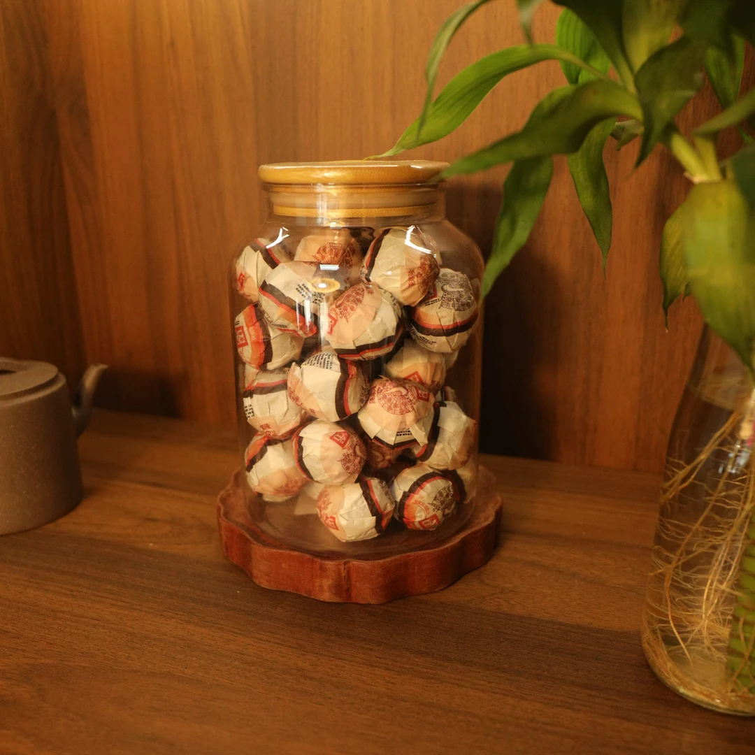 2012年 孔雀熟茶龙珠