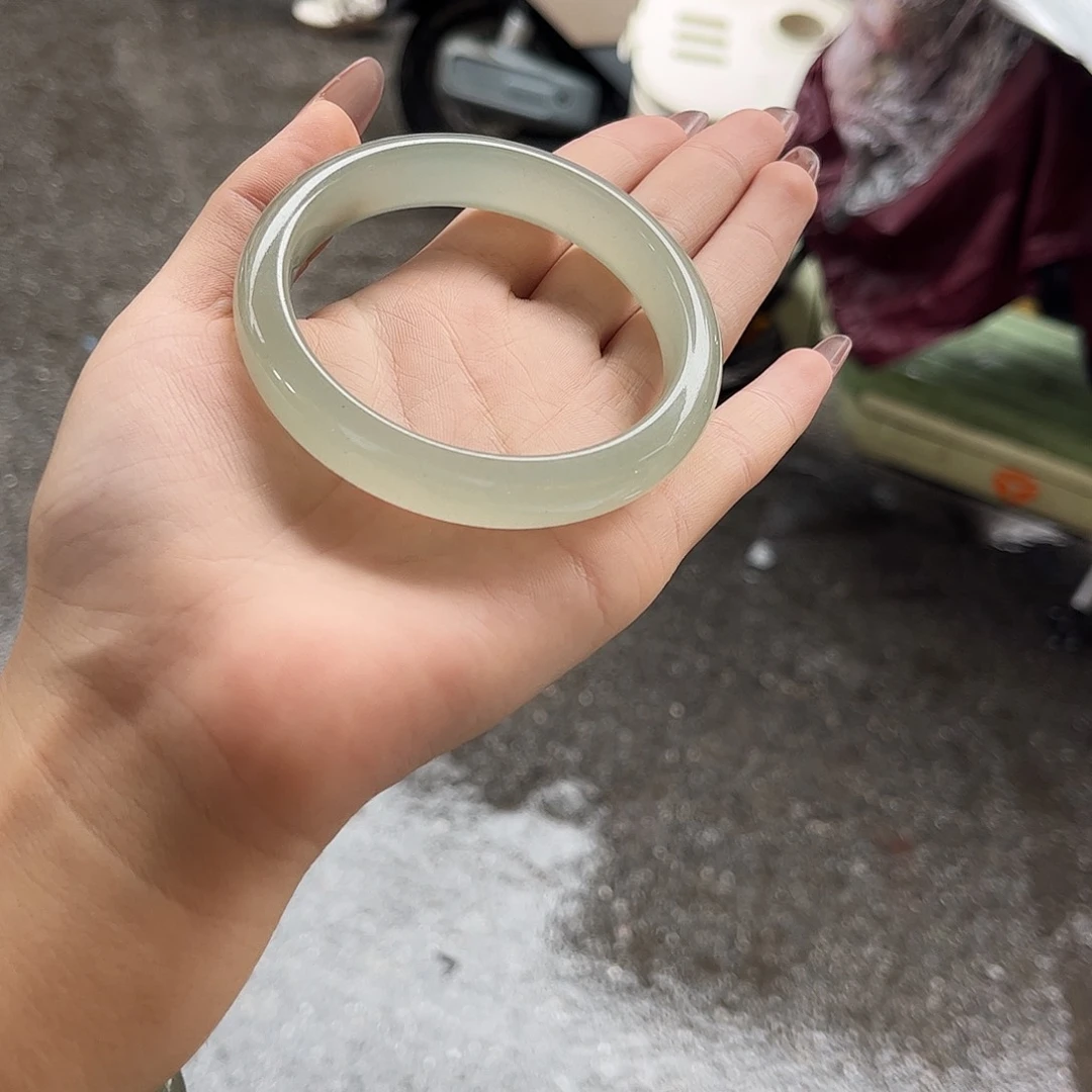 熙***未镶嵌手镯石英质玉不退不换