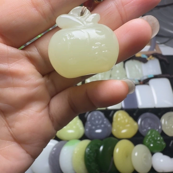 天然新疆和田若羌蜂蜜水福袋吊坠