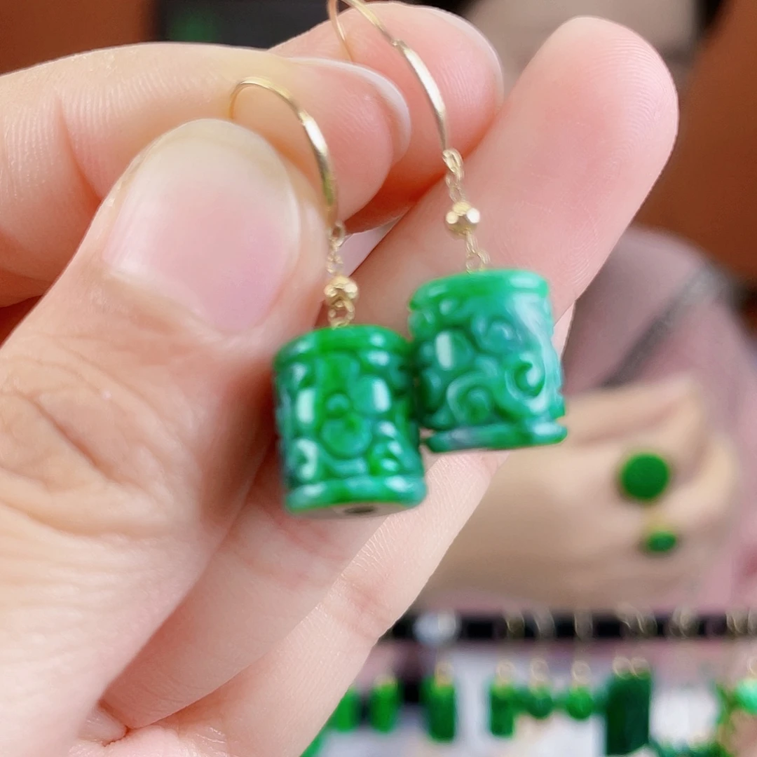 翡翠18K金镶嵌耳饰