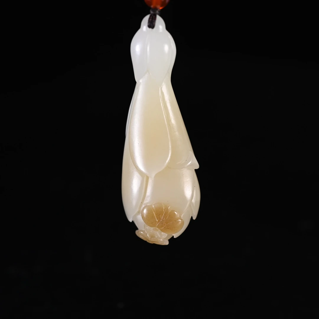 LOT8825 2510180427和田玉 且末糖莲子挂件/保利