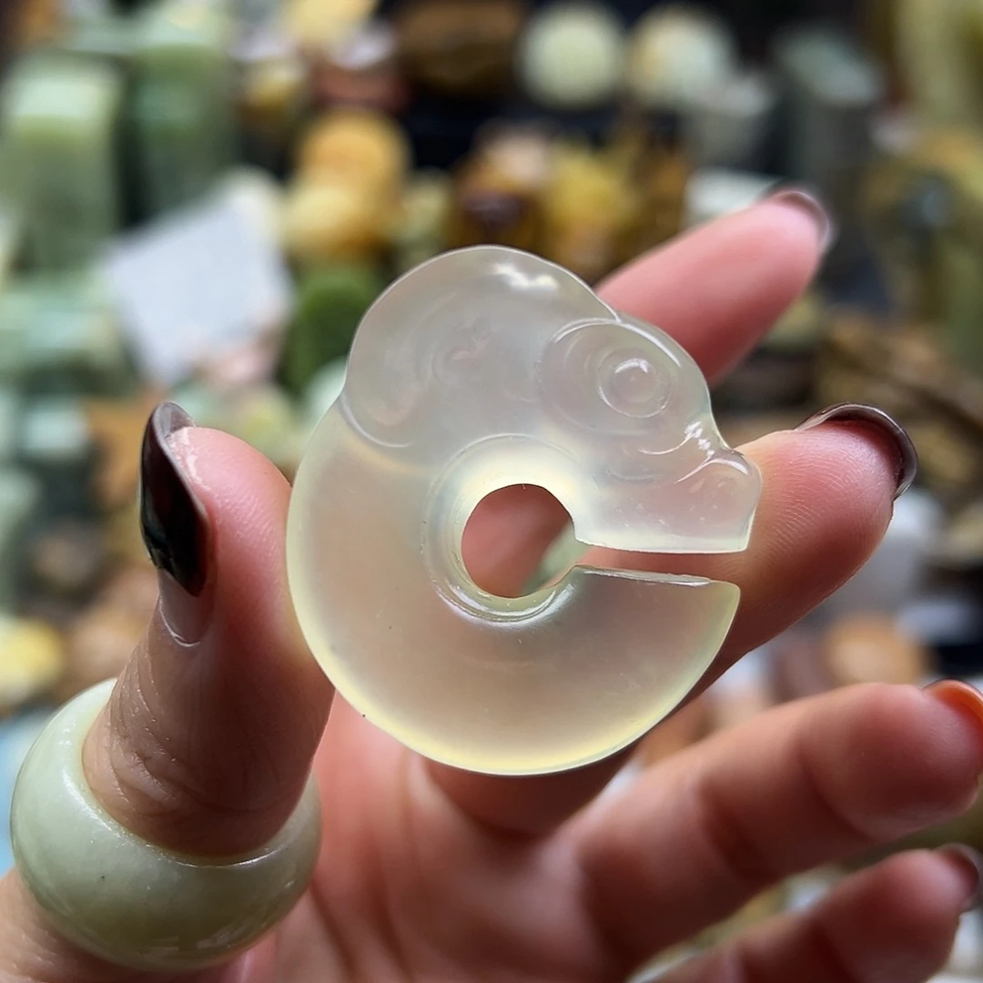 岫玉未镶嵌颈饰岫玉玉猪龙