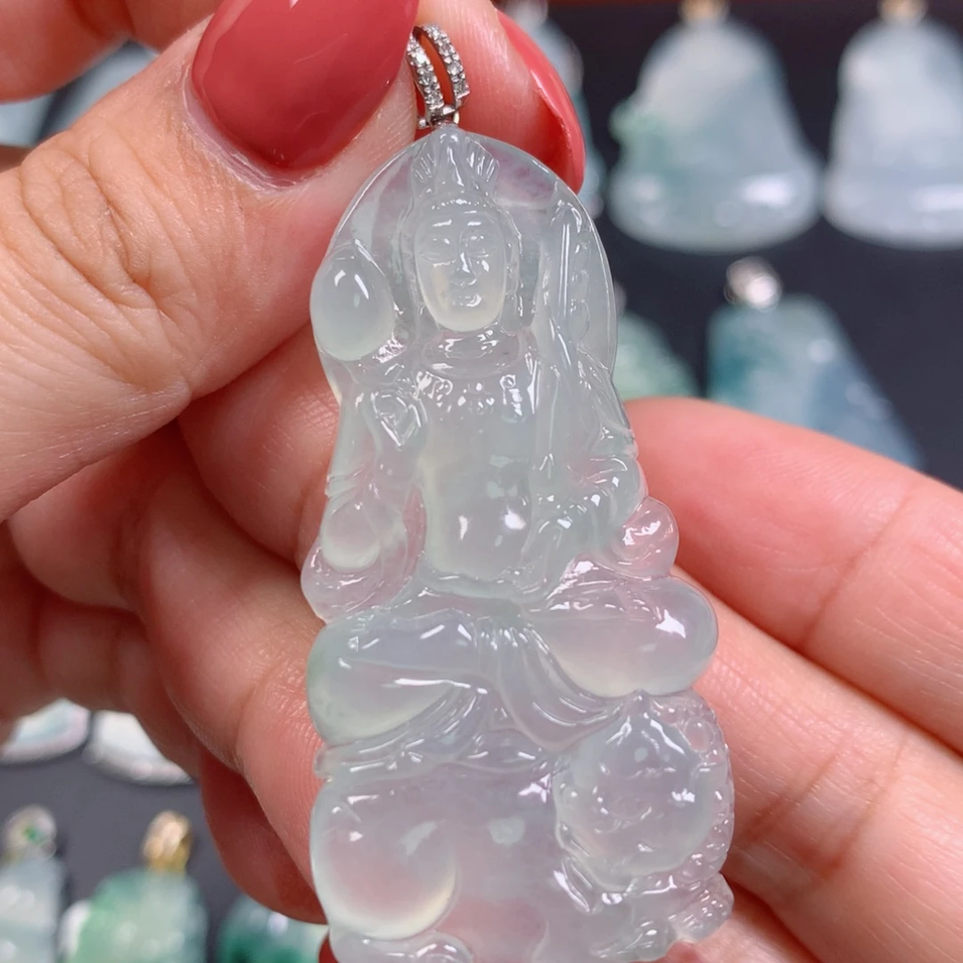 逍***使颈饰18K金镶嵌翡翠文殊