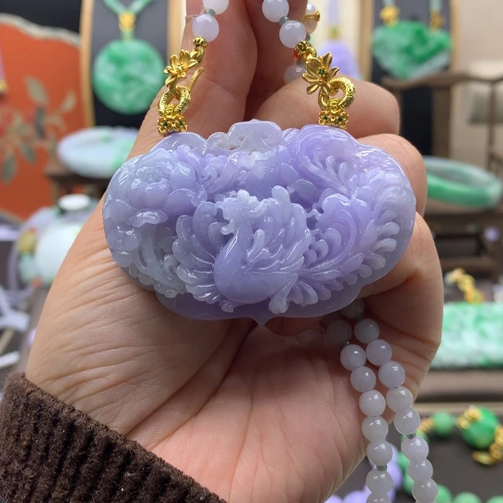 翡翠未镶嵌吊坠(赠链)