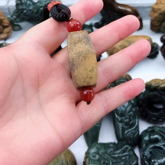 岫岩河磨玉（透闪石质玉）把件未镶嵌