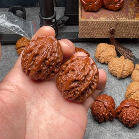 把件文玩核桃麦穗虎头