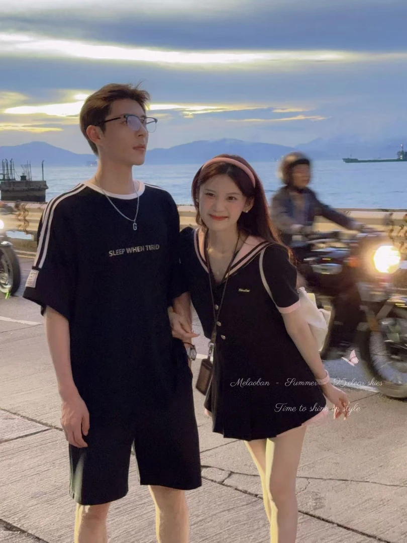 妖精的美美 【水冰月之恋】般配到不行的海军领小裙子体恤情侣装