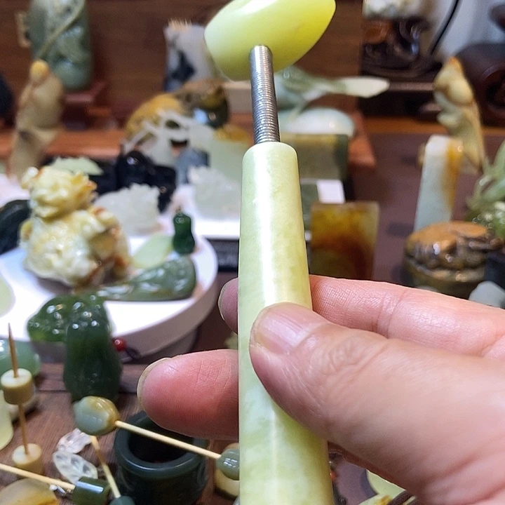蛇纹石玉未镶嵌珠宝奇石