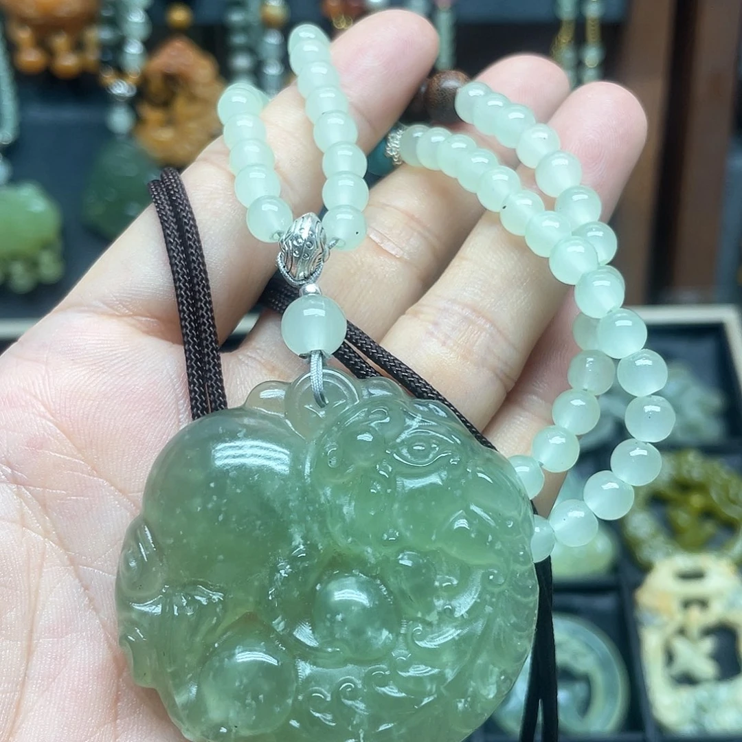 未镶嵌蛇纹石玉颈饰