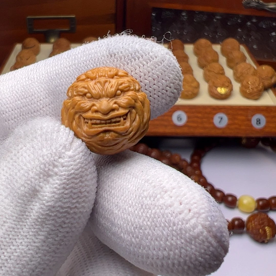 猴头核桃把件精工四目虎17左右