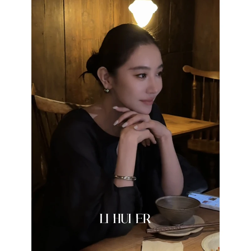 LiHuiEr李慧儿【落吟禾】夏季随性百搭时尚百搭黑色复古上衣25171