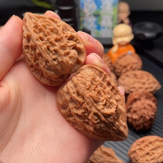 昕***宇核桃手串/手链秦岭