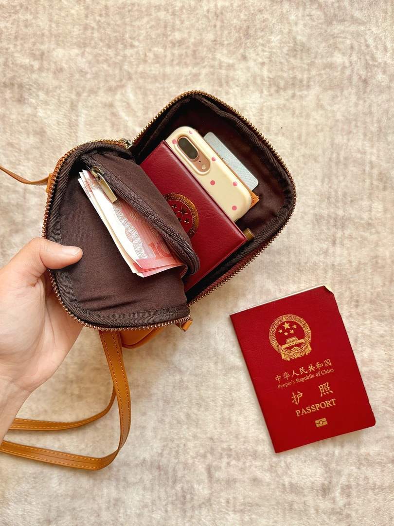 鹿师傅真皮百搭斜挎包简约休闲多分区超便捷复古文艺迷你包包