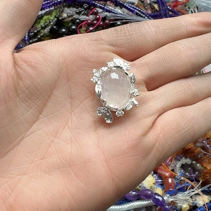 玛瑙/玉髓未镶嵌珠宝半成品一个粉晶魔盒