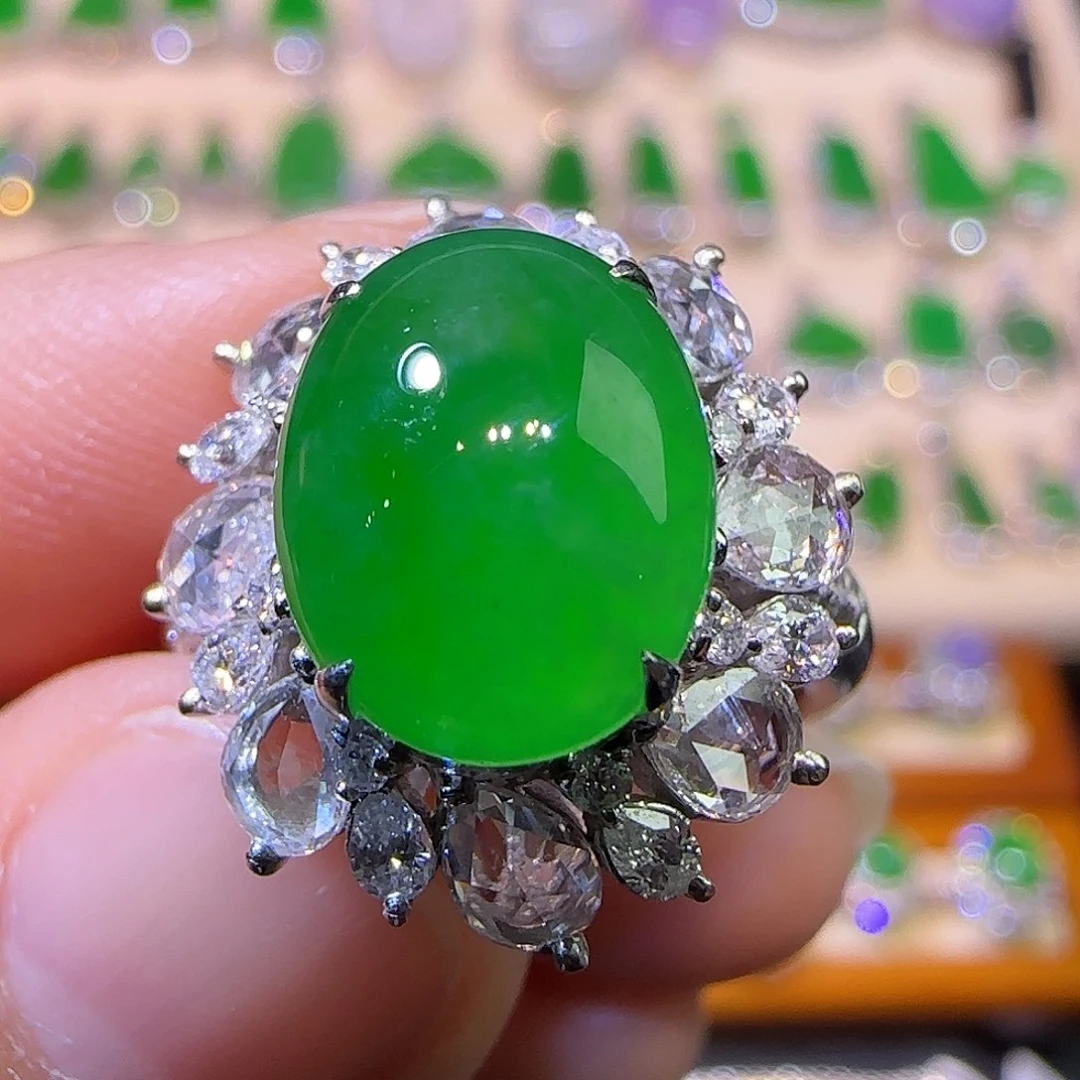 翡翠18K金镶嵌戒指