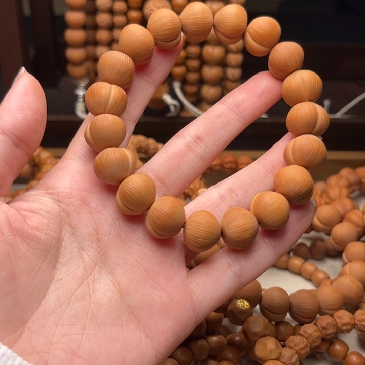 体验款拉丝屁桃手串黑点刀痕