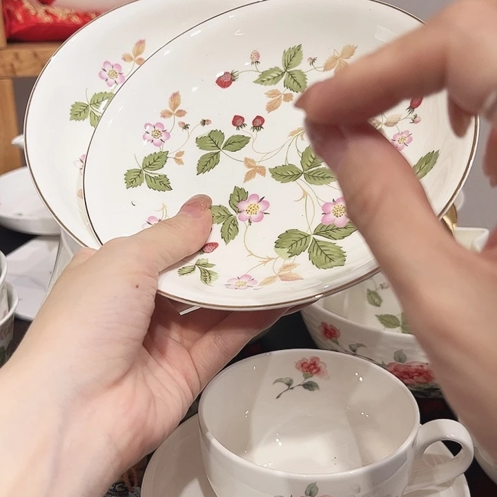 秋***p瓷片瓷片6寸金边骨碟美