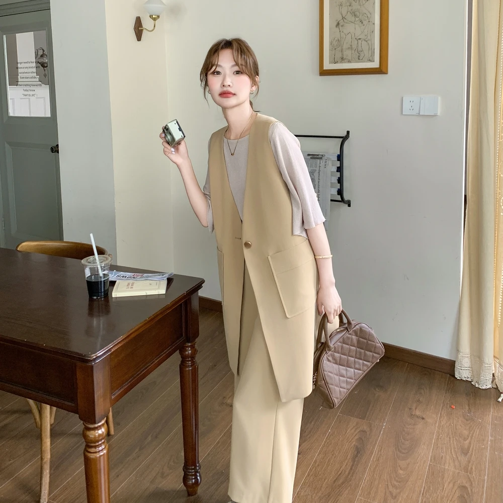 卡其色时髦穿搭马甲T恤阔腿裤套装女夏季2025新款洋气炸街三件套