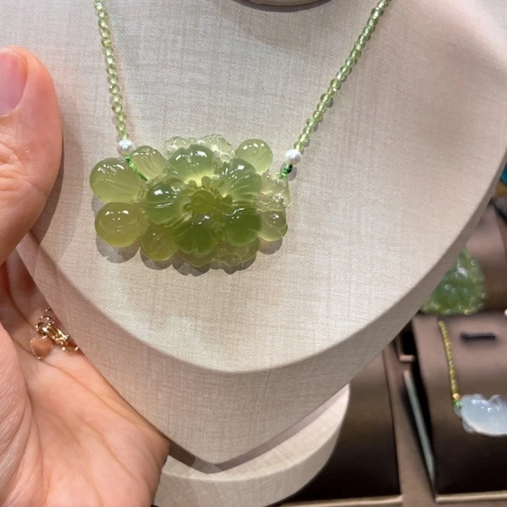 蛇纹石玉未镶嵌吊坠(赠链)