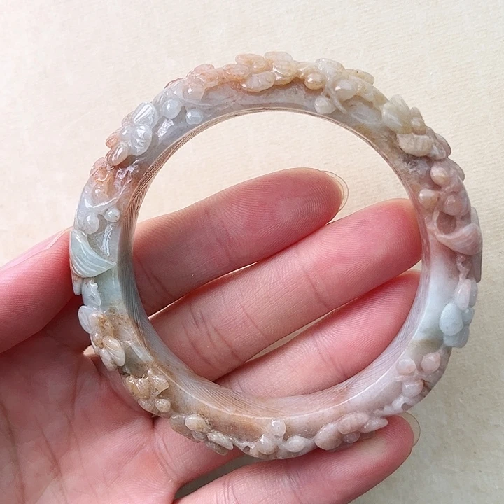 翡翠未镶嵌颈饰挂件