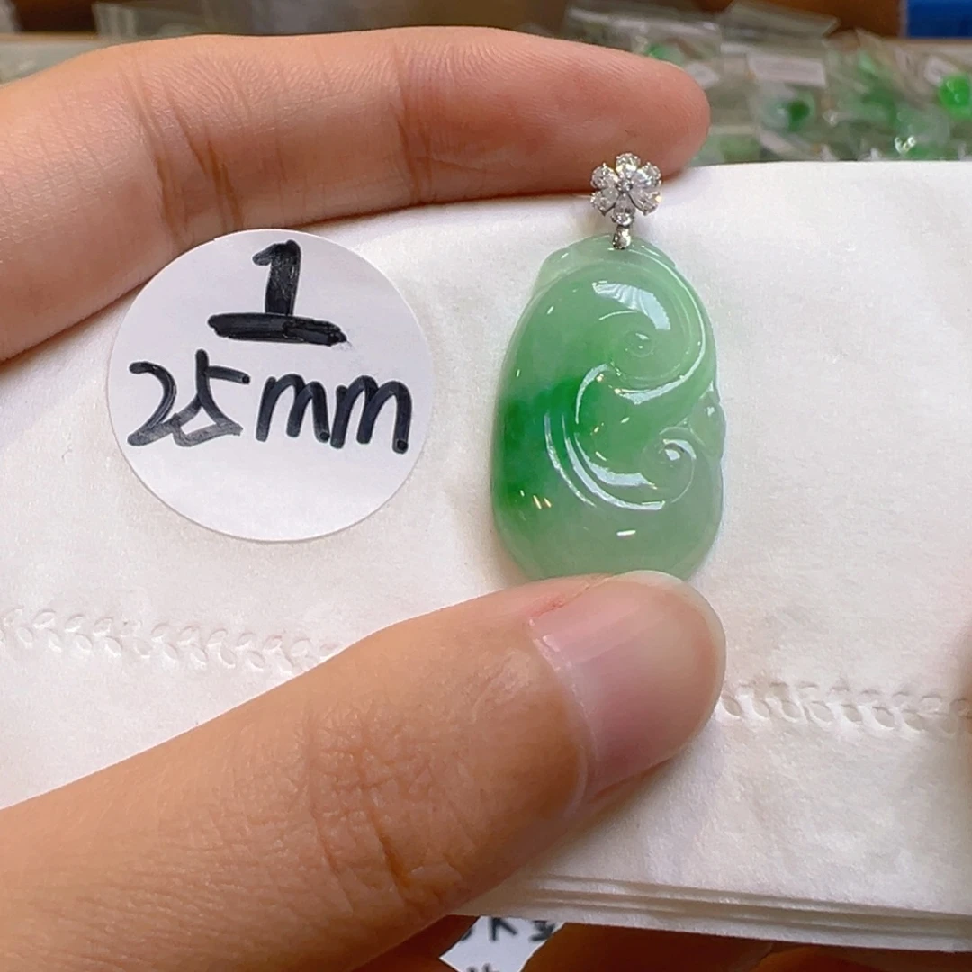 吊坠(不含链)18K金镶嵌翡翠