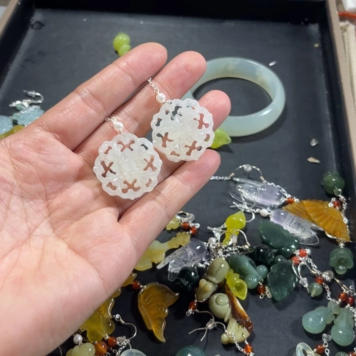 蛇纹石玉耳饰未镶嵌