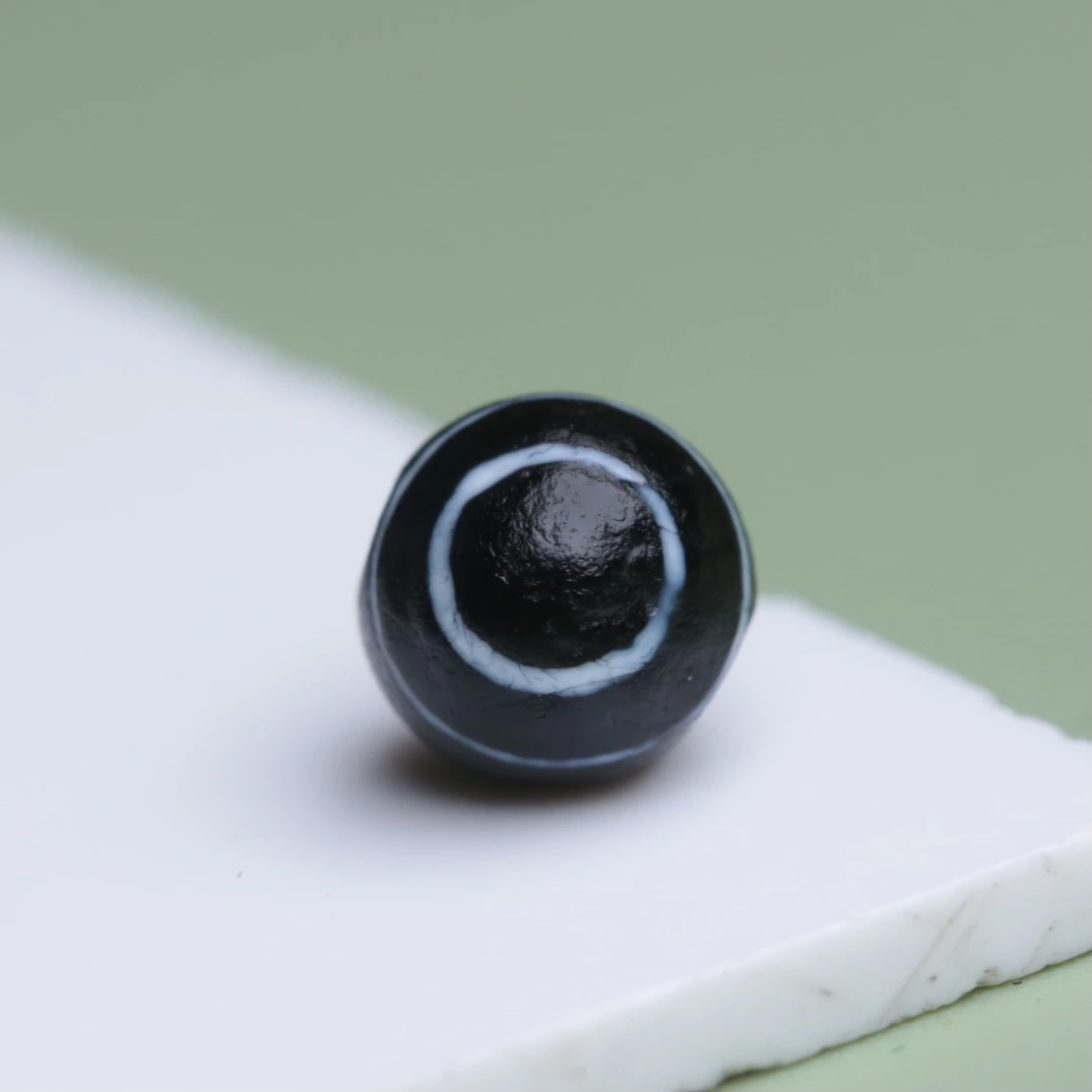 pyu时期玛瑙材质四线鬼眼，7.5*7.2mm，