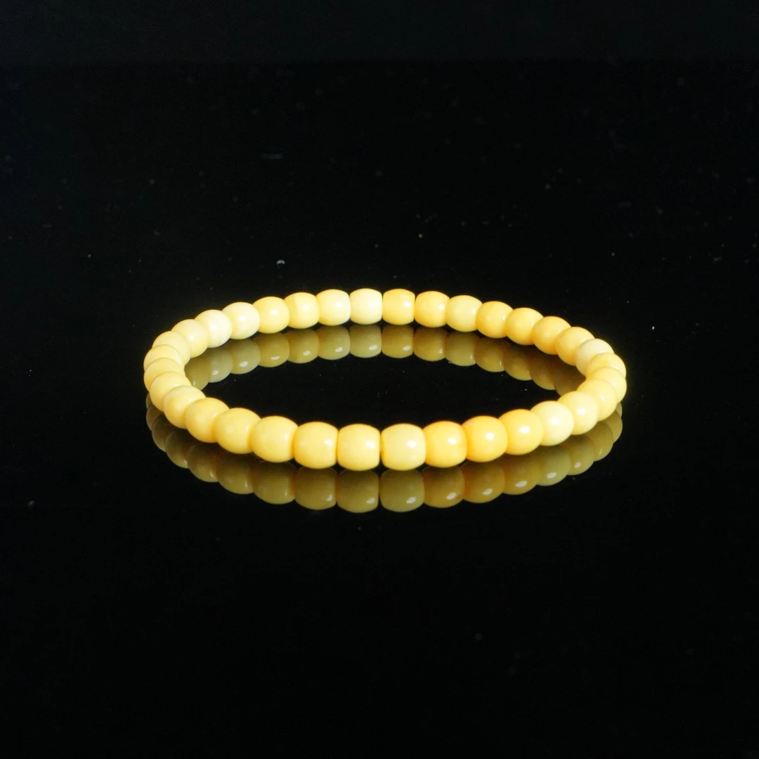 DY-M2799  鸡油黄精工直切手串 4.48g